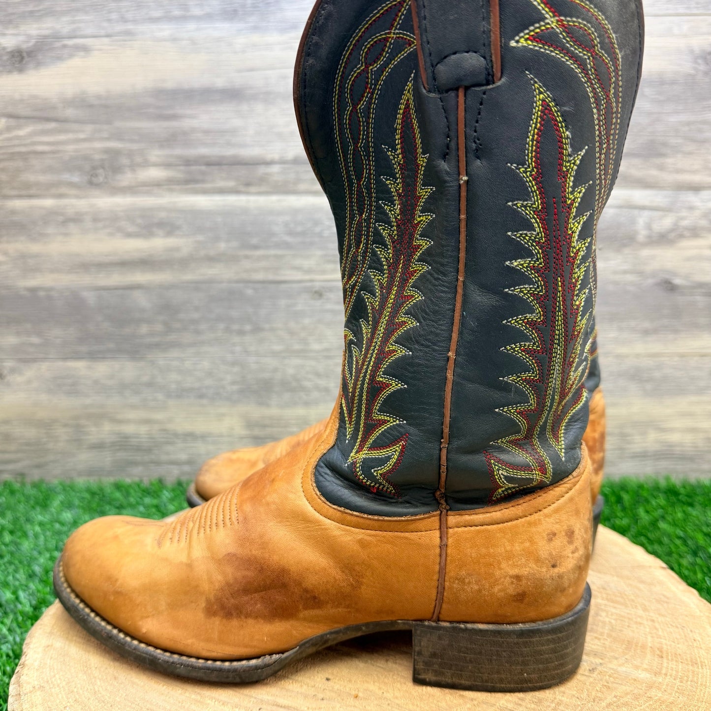 Tony Lama Women - Size 7B - Tan/Black Cowboy Boots 1060