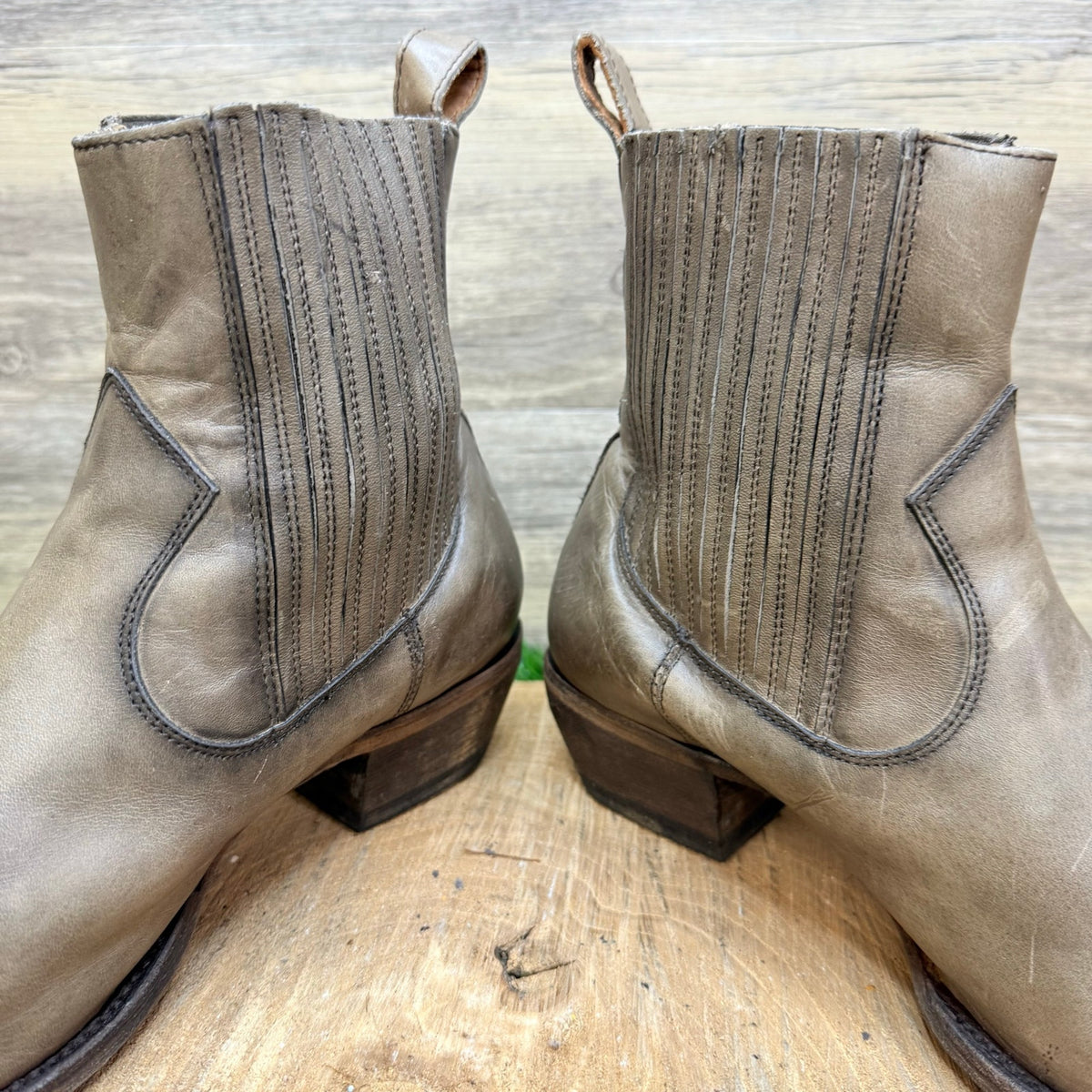 Frye Women - Size 11B - Grayish Ankle Short Boots 70521