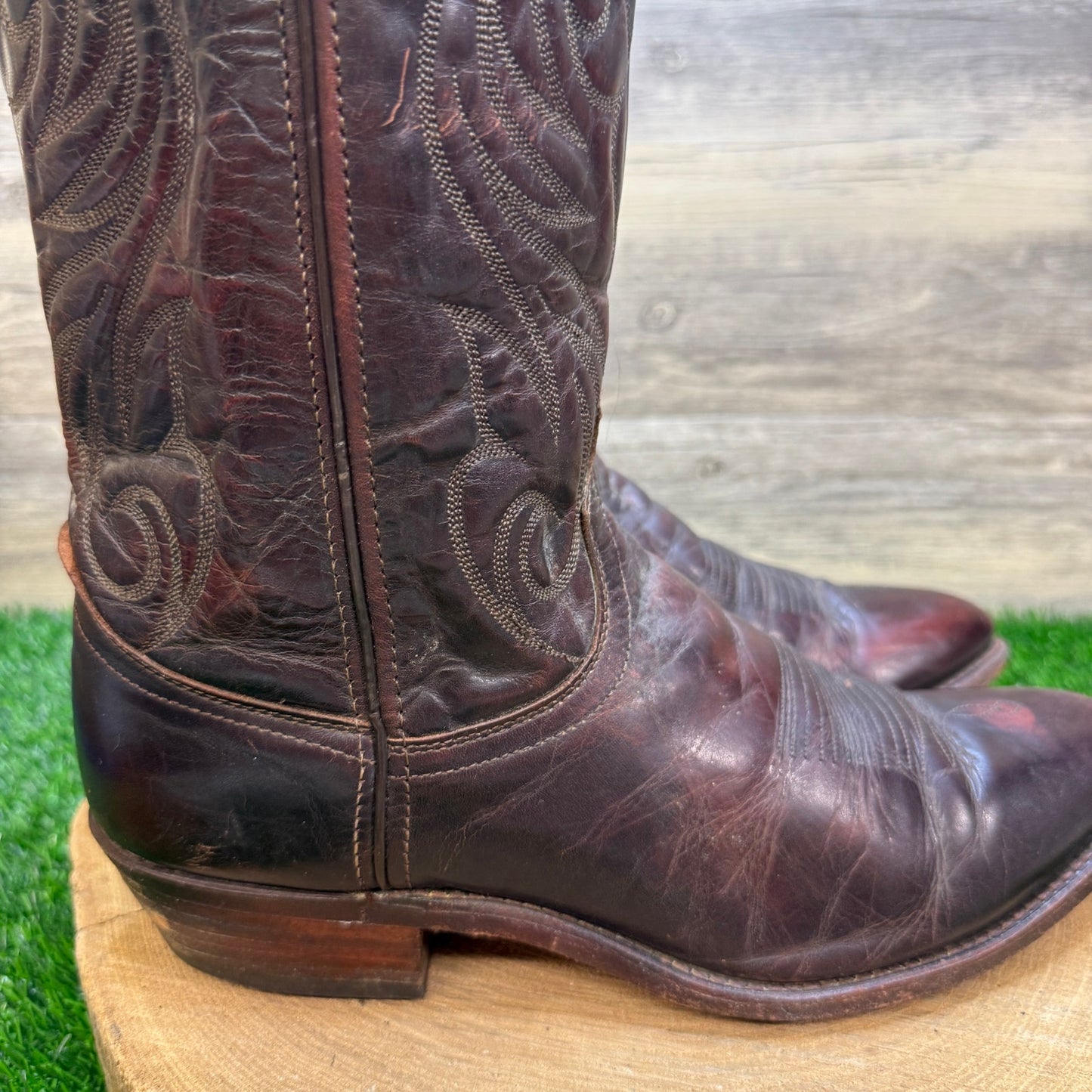 Laredo Men - Size 10.5D - Vintage Burgundy Western Cowboy Boots Style 53275