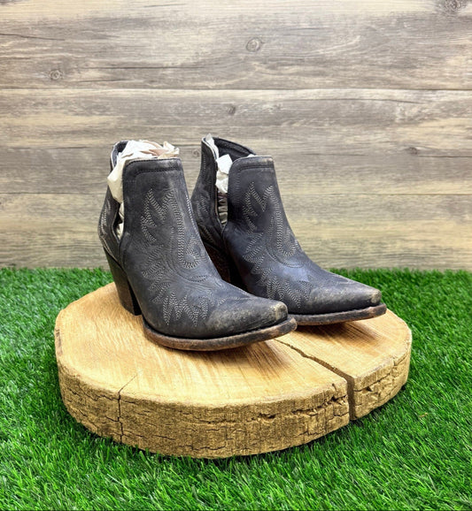 Ariat Women - Size 7.5B - Black Distressed Ankle Boots 10034044