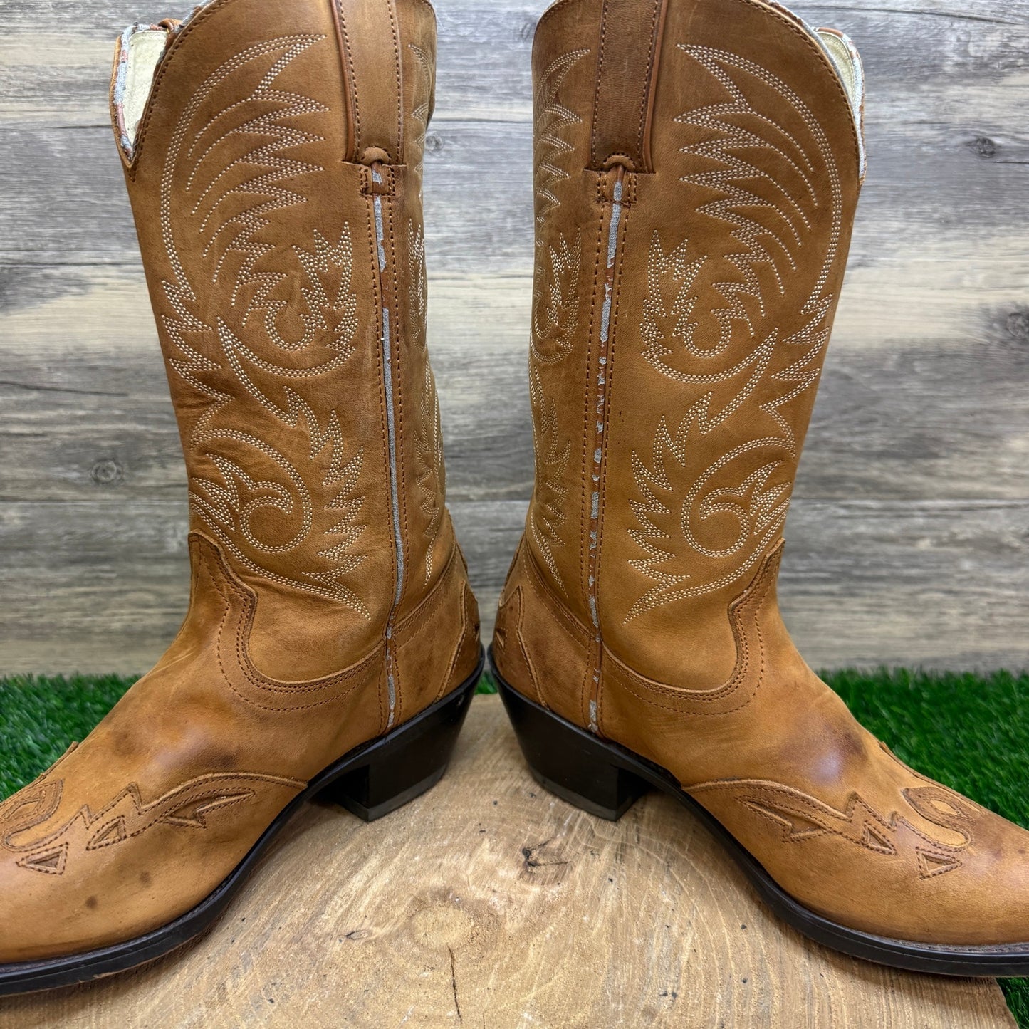 Durango Women - Size 7.5M - Tan Flame Design Western Cowboy Boots Style RD5302