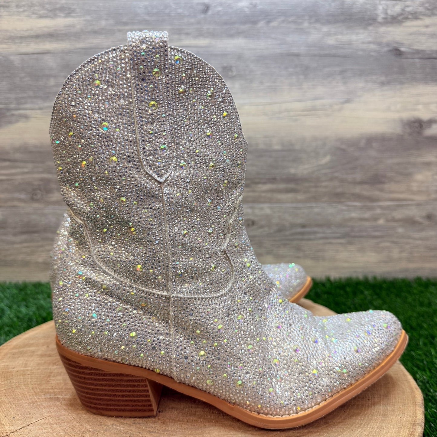 Unknown Women - Size 7 - Cream / Silver / Gold Sparkle Faux Leather Ankle Boots
