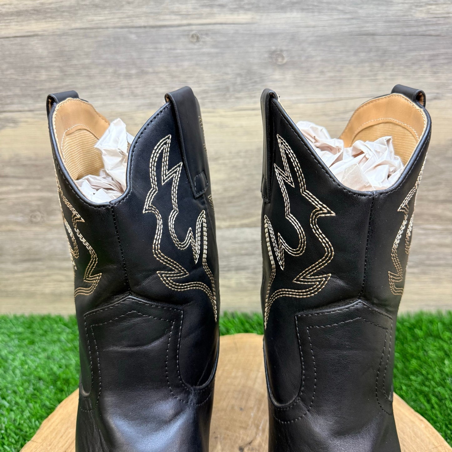 Soda Women - Size 10M - Black / Tan Faux Short Boots