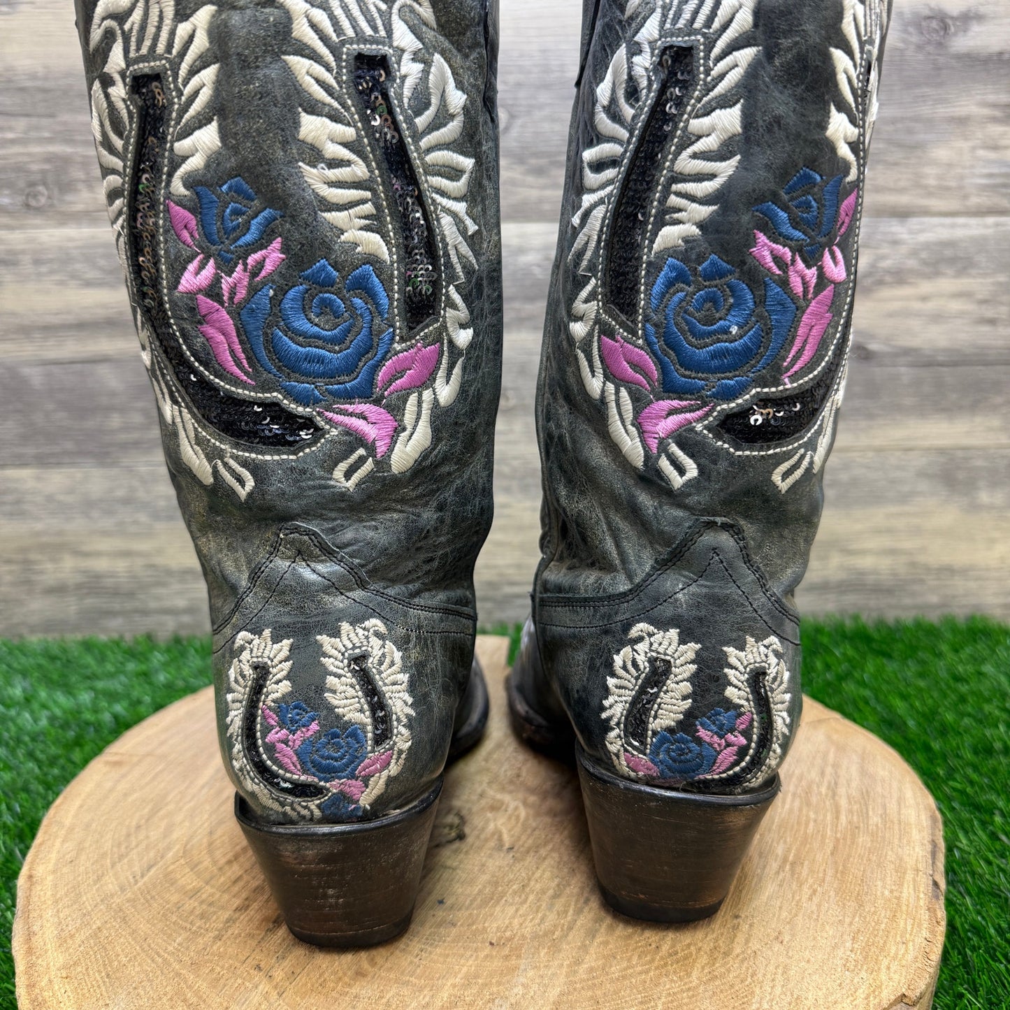 Corral Women - Size 8M - Gray Horseshoe Rose Snip Toe Cowboy Boots Style R2523