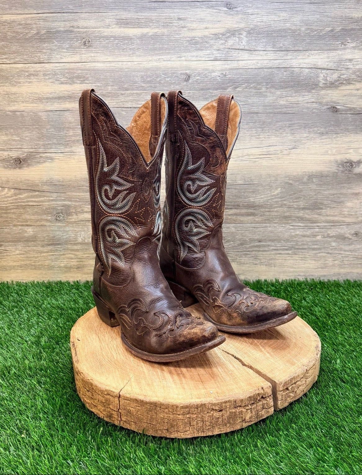 Ariat Women - Size 7.5B - Brown Snip Toe Cowboy Boots 10014090
