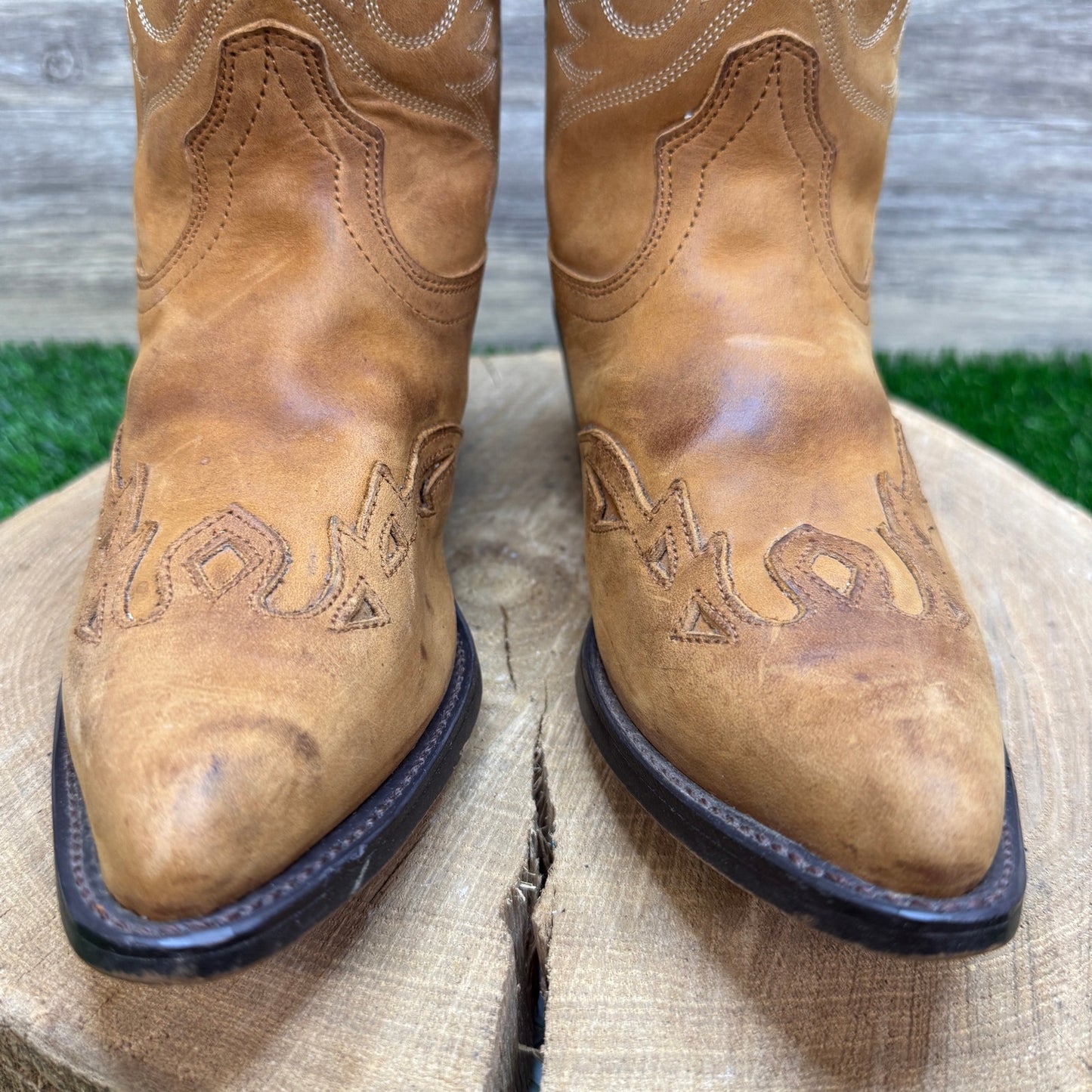 Durango Women - Size 7.5M - Tan Flame Design Western Cowboy Boots Style RD5302