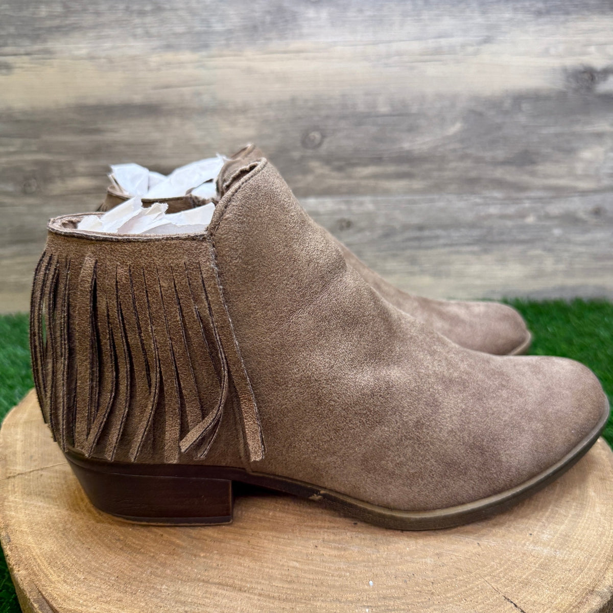 Sugar Women - Size 9.5M - Beige Faux Suede Fringe Ankle Zipper Boots