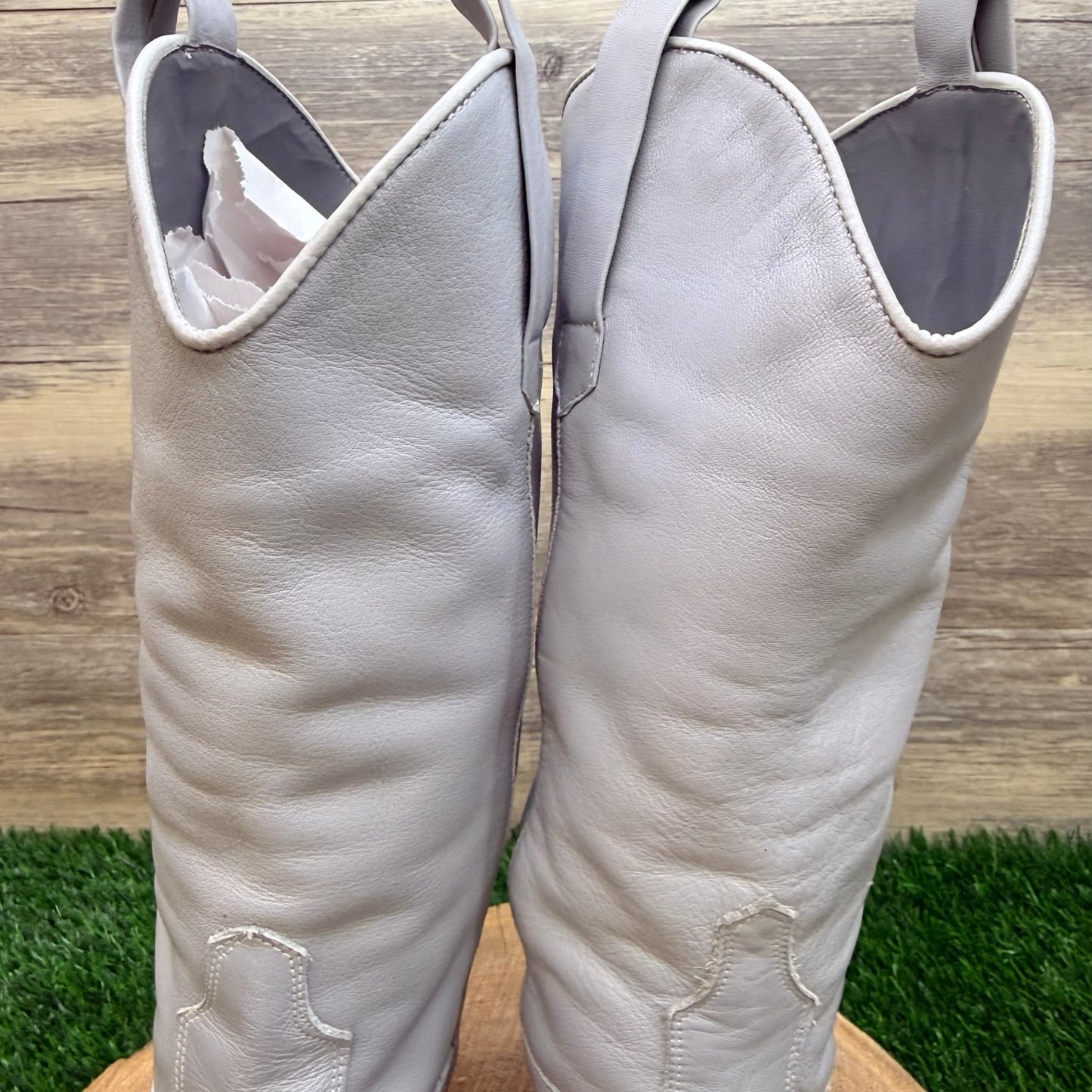 Unknown Women - Size 6 - Light Gray Heeled Boots