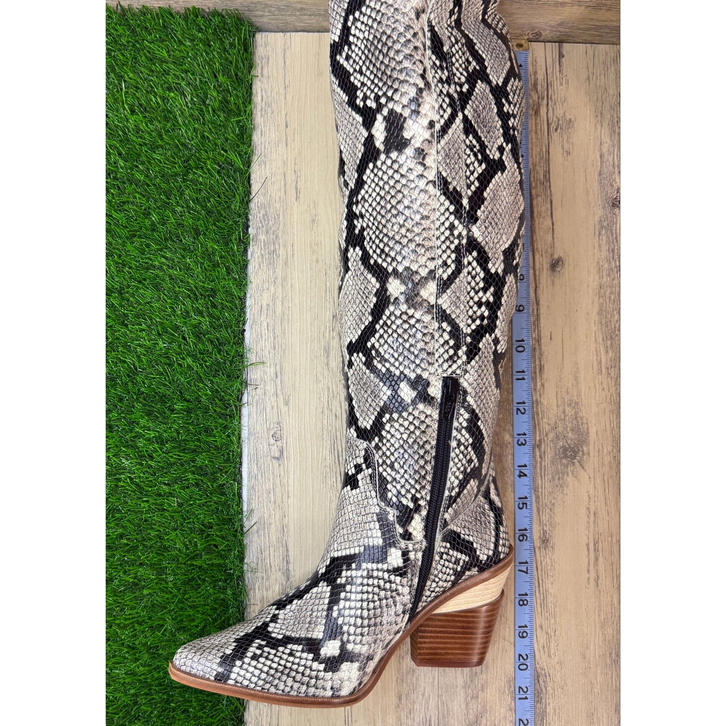 Gianni Bini Women - Size 8M - Black/White Faux Snake Tall Boots