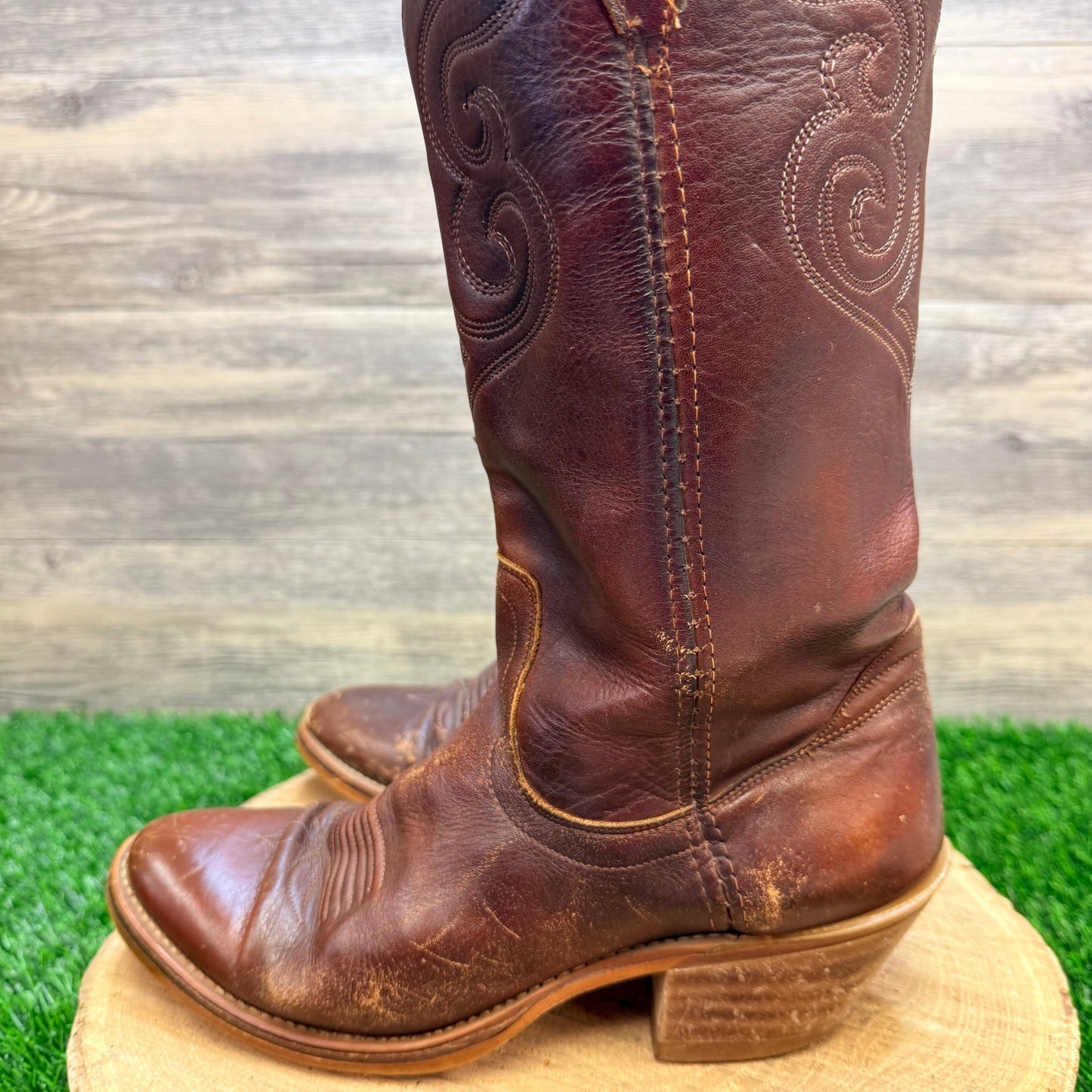 Acme Men - Size 8.5D - Vintage Brown Dingo Cowboy Boots 72943