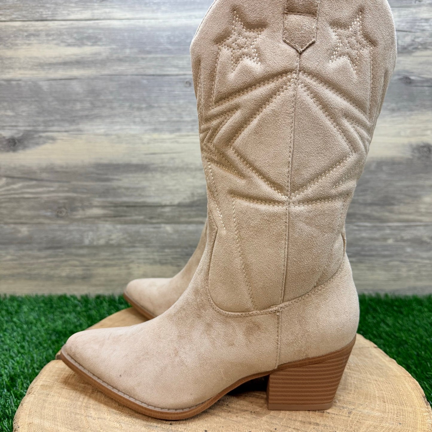 NEW Time and Tru Women - Size 7 - Beige Faux Suede Puff Zipper Cowboy Boots