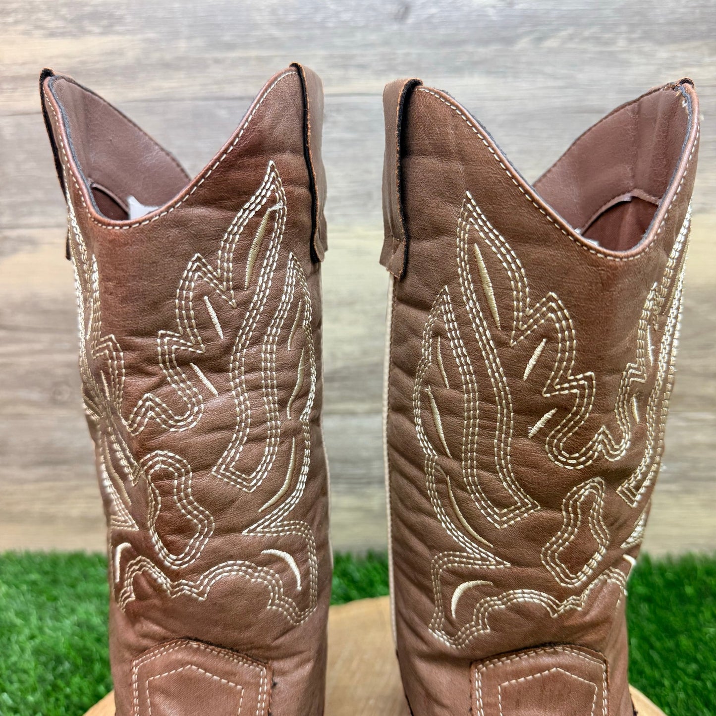 Unknown Women - Size 7.5 - Brown Faux Leather Cowboy Boots