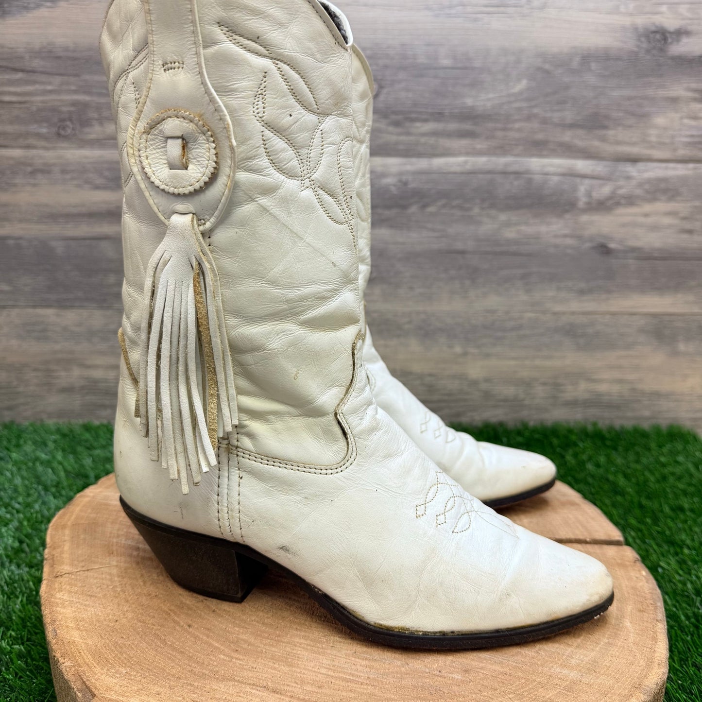 Laredo Women - Size 7M - Vintage Cream Tassel Cowboy Boots 181