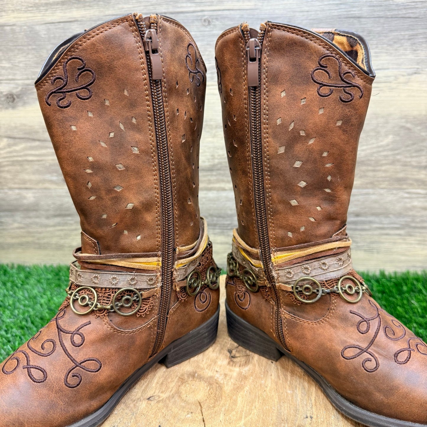 Rodeo Ropers Youth - Size 2M - Brown Zipper Boots Carousel