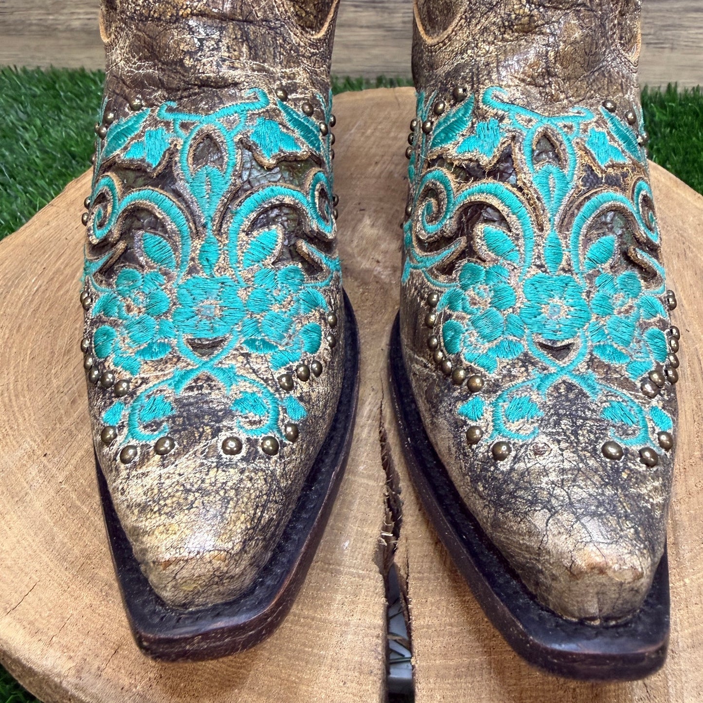 Corral Women - Size 9.5M - Brown/Turquoise Studded Snip Toe Cowboy Boots R1213
