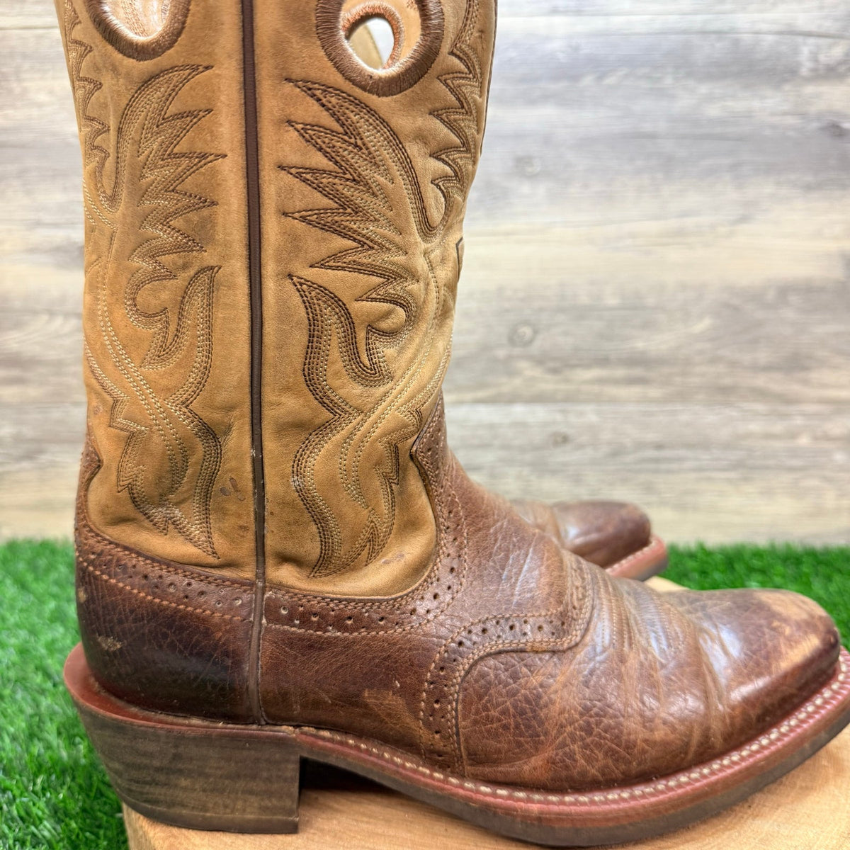 Ariat Men - Size 9D - Tan / Brown Square Toe Western Cowboy Boots 10002230