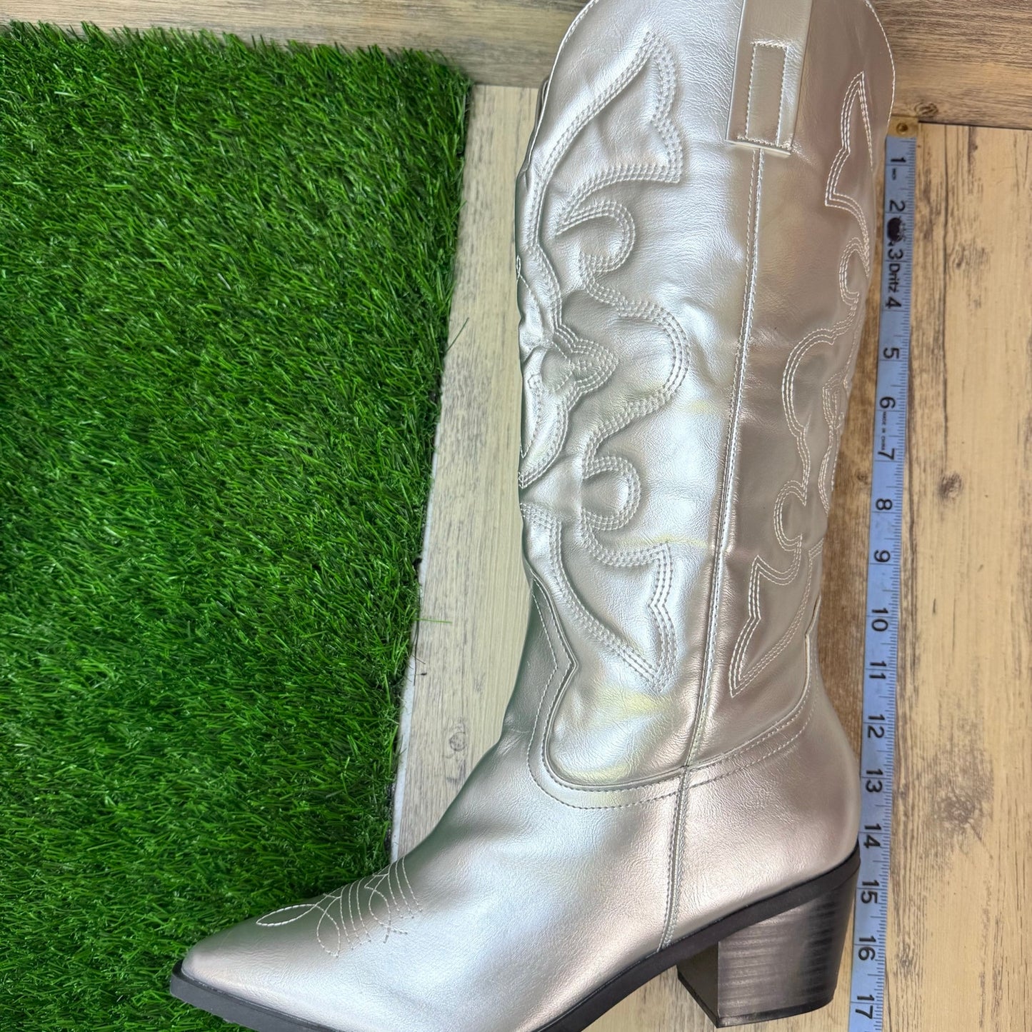Journee Women - Size 12 - Silver Faux Leather Tall Boots 008243