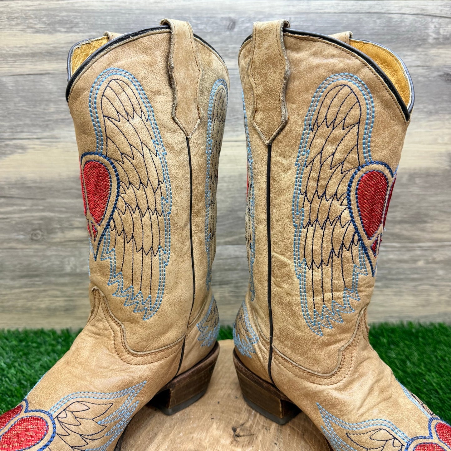 Corral Teen Youth / Women - Size 6 / Size 8 - Heart Wings Cowboy Boots A1031