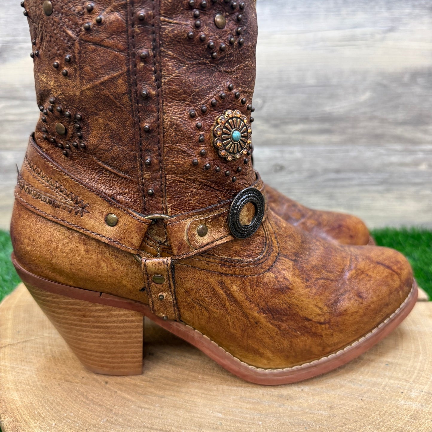 Dingo Women - Size 9.5M - Distressed Brown Studded Harness Cowboy Boots DI566