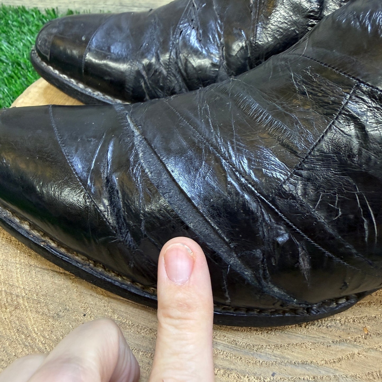 Montana Men - Size 9.5 - Vintage Black Eel Skin Western Cowboy Boots Style 7203
