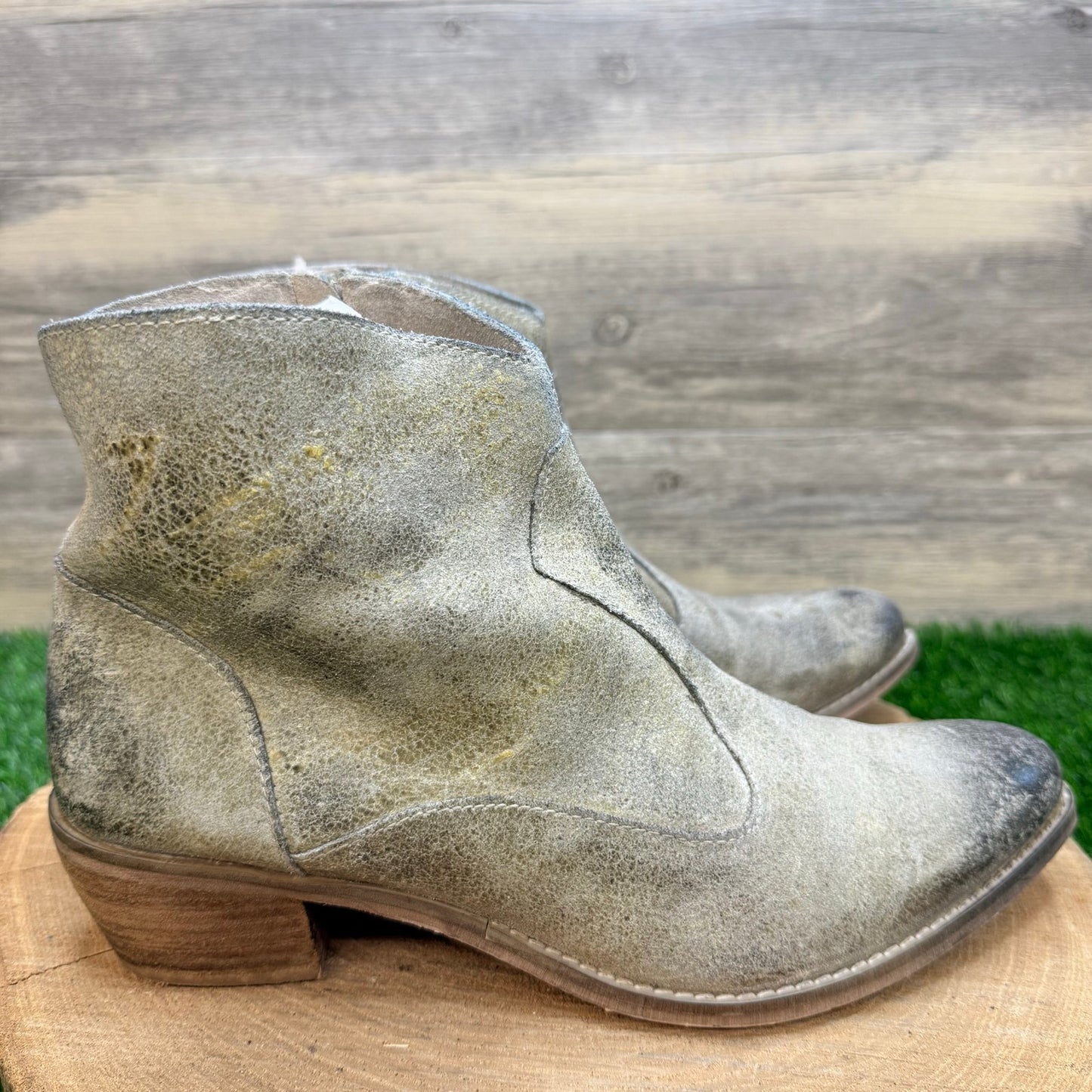 Diba True Women - Size 10 - Distressed Gray / Green Zipper Ankle Boots Plen Tee