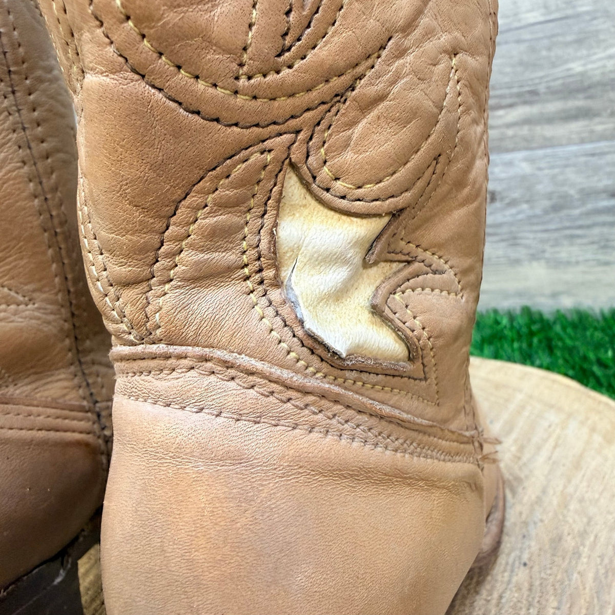 Dingo Women - Size 6M - Vintage Sand Heeled Cutout Western Cowboy Boots 7494