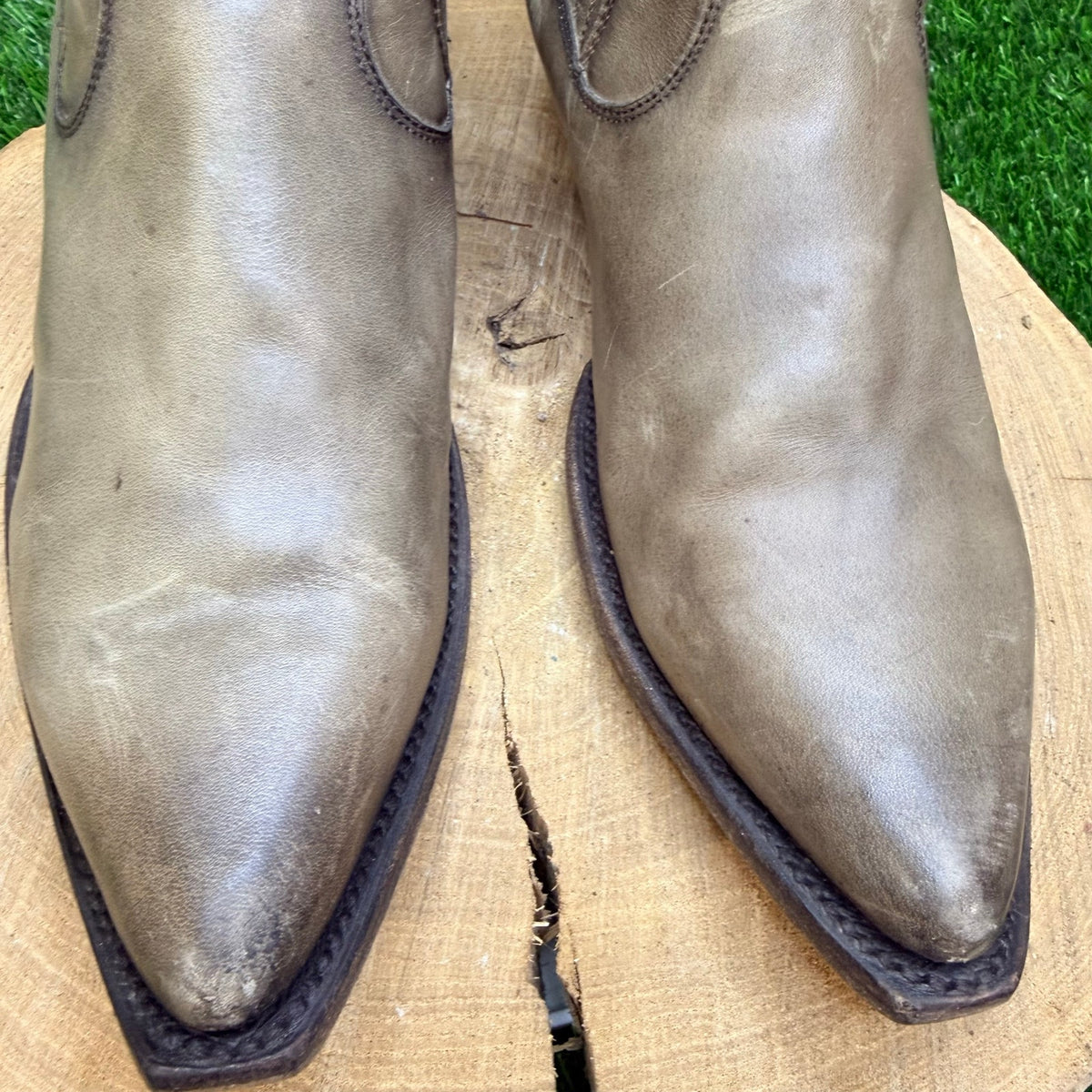 Frye Women - Size 11B - Grayish Ankle Short Boots 70521