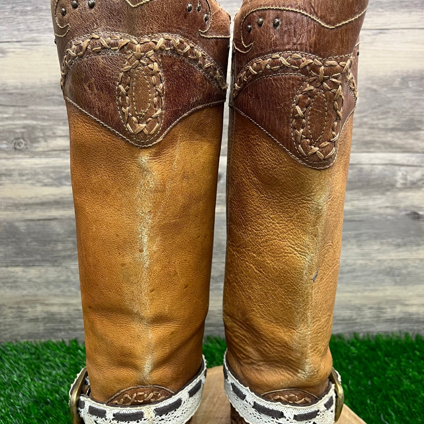 Circle’s Women - Size 6 - Tan Harness Riding Boots