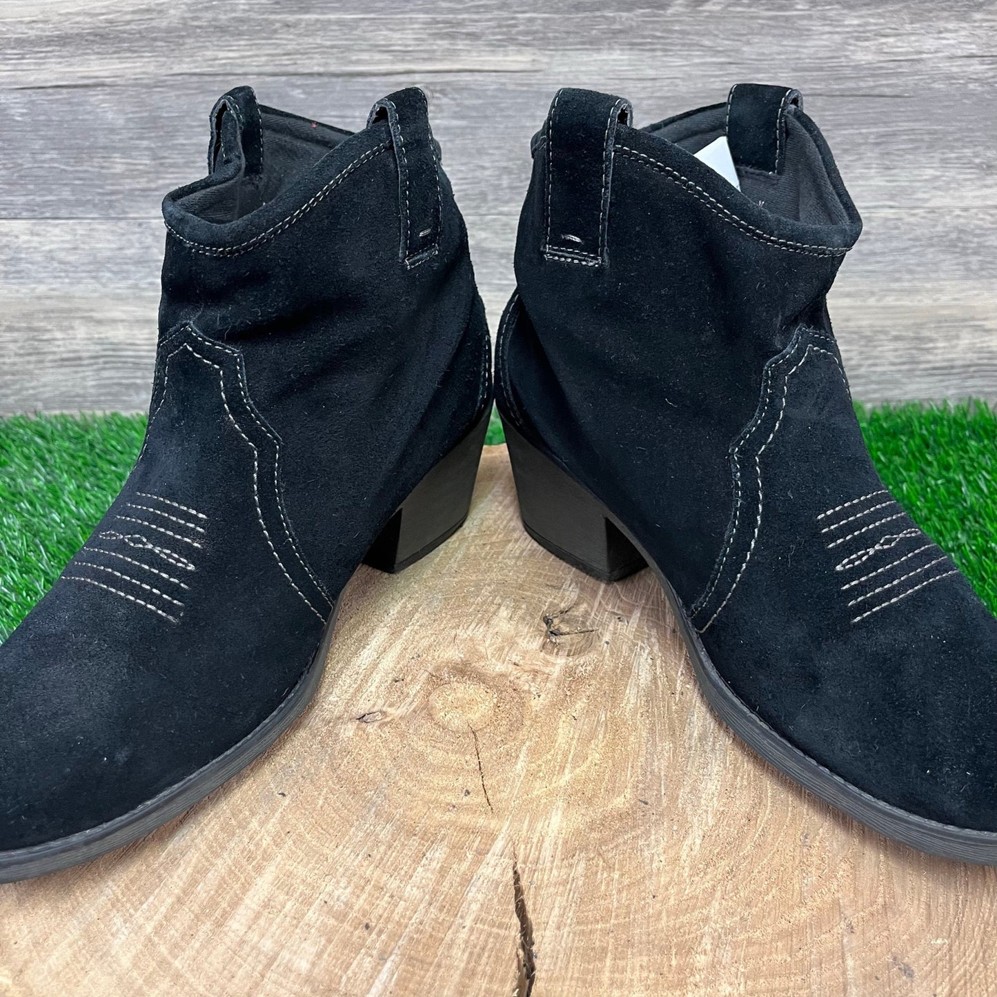 Clarks Women - Size 9 - Black Suede Ankle Boots Style 83452