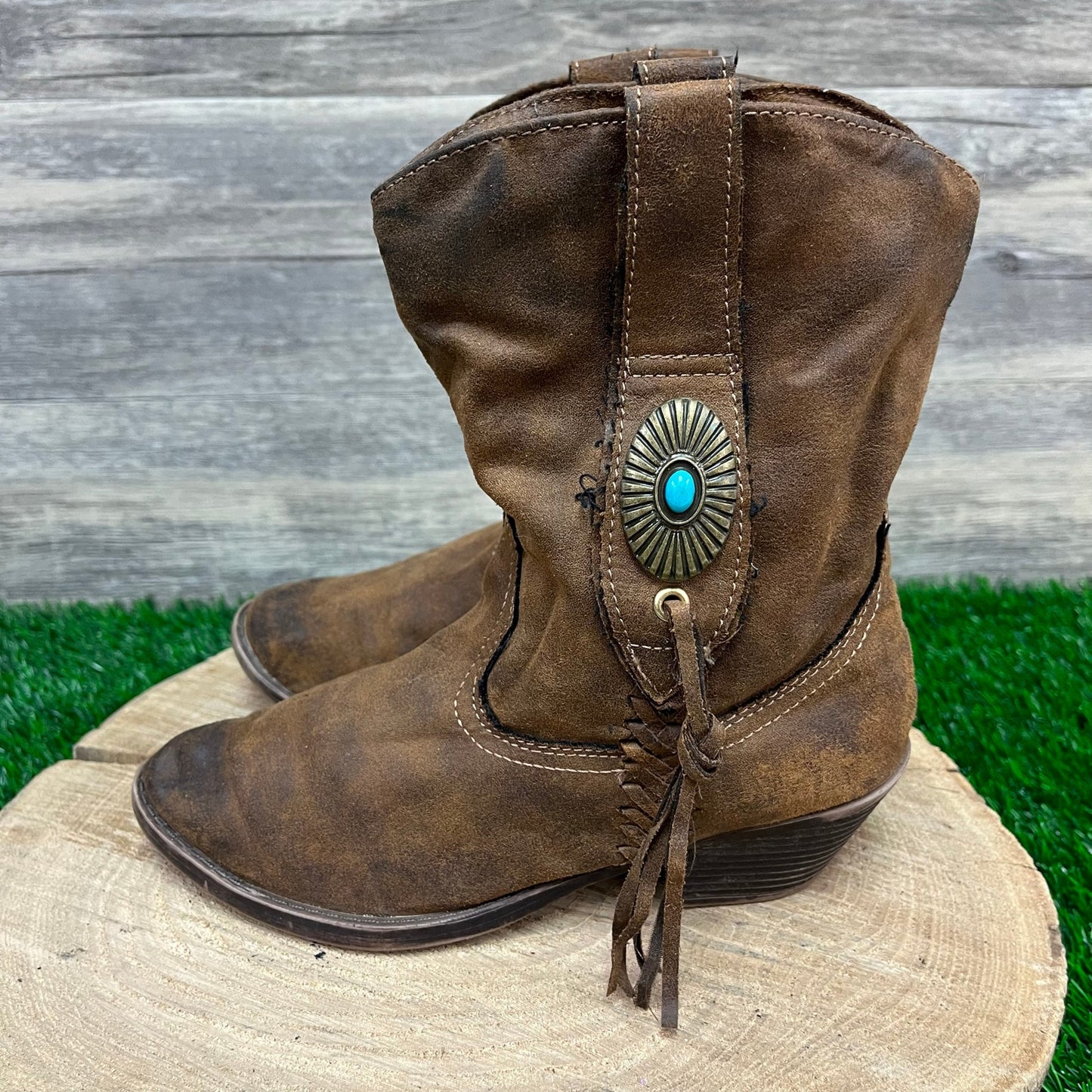 Sugar Women - Size 6M - Brown Native Design Soft Faux Leather Boots