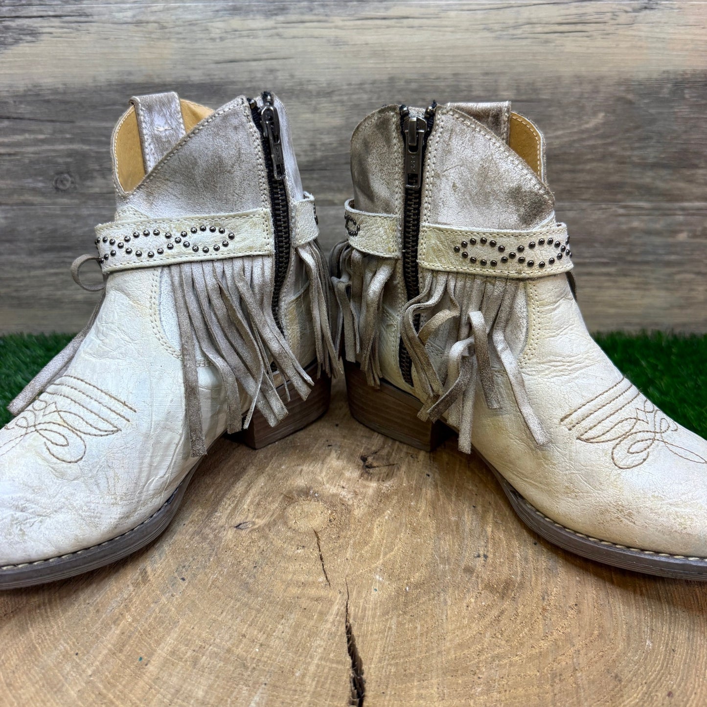 Sterling River Women - Size 7M - Cream Fringe Ankle Zipper Boots Style SR6018