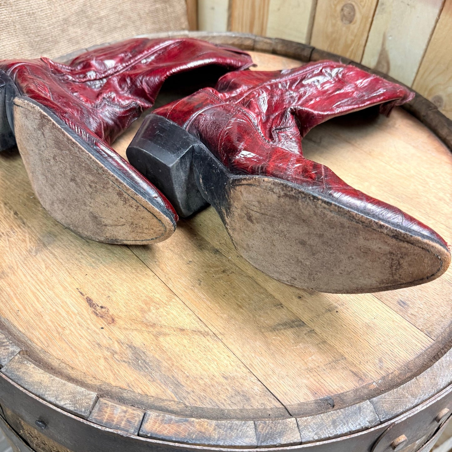 Justin Men - Size 9D - Red Glossy Eel Skin Cowboy Boots J31180