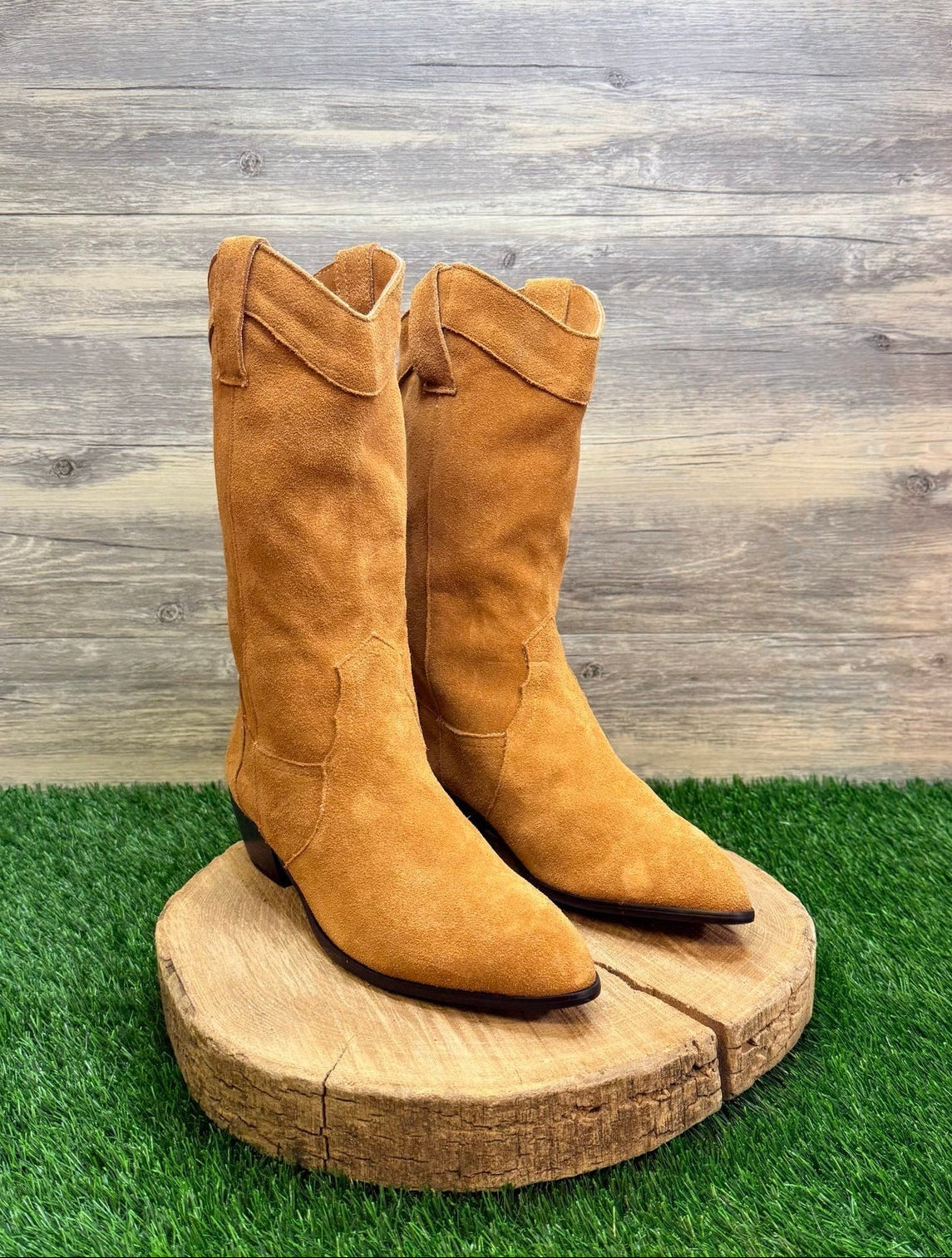 Unknown Women - Size 10 - Tan Suede Cowboy Boots