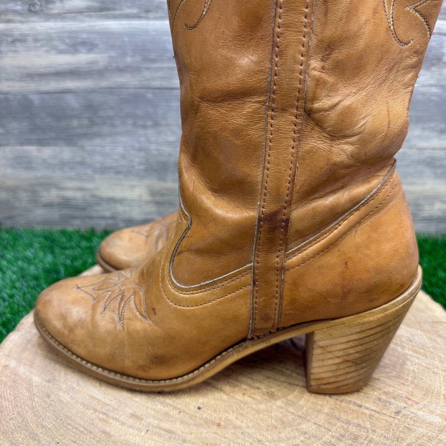 Dingo Women - Size 8 - Vintage Marbled Tan High Heeled Cowboy Boots Style 7316