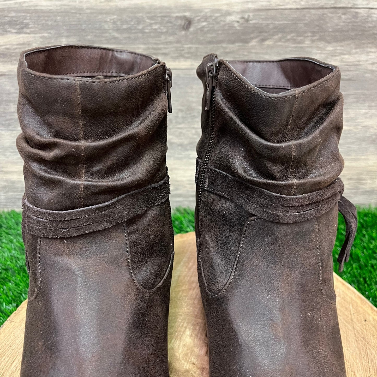 Wear Ever Women - Size 10M - Brown Ankle Zipper Boots