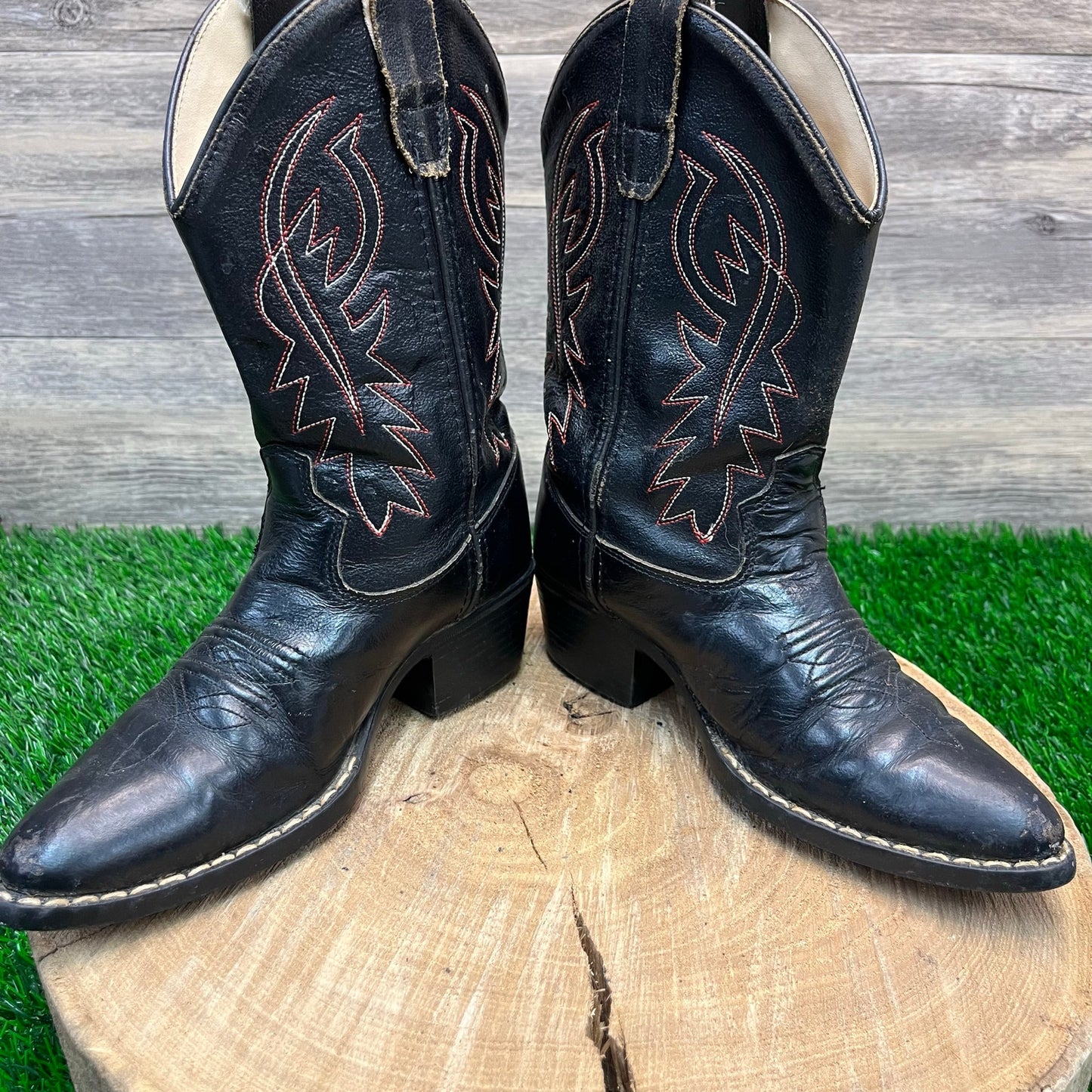 Unknown Youth - Size 2D - Black/Red Cowboy Boots Style B8110