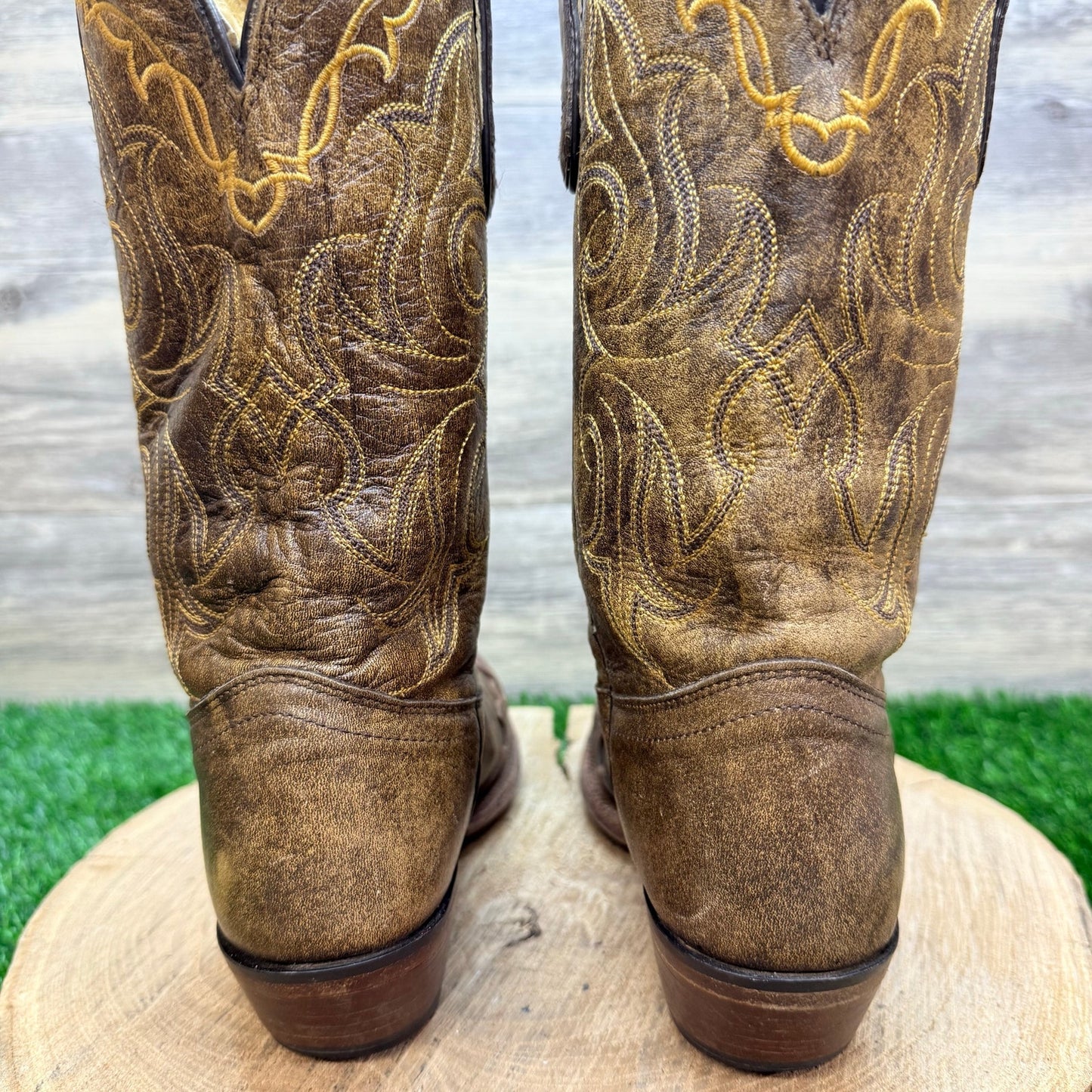 Tony Lama Women - Size 6.5B - Distressed Brown Santa Fe Tip Cowboy Boots VF6004