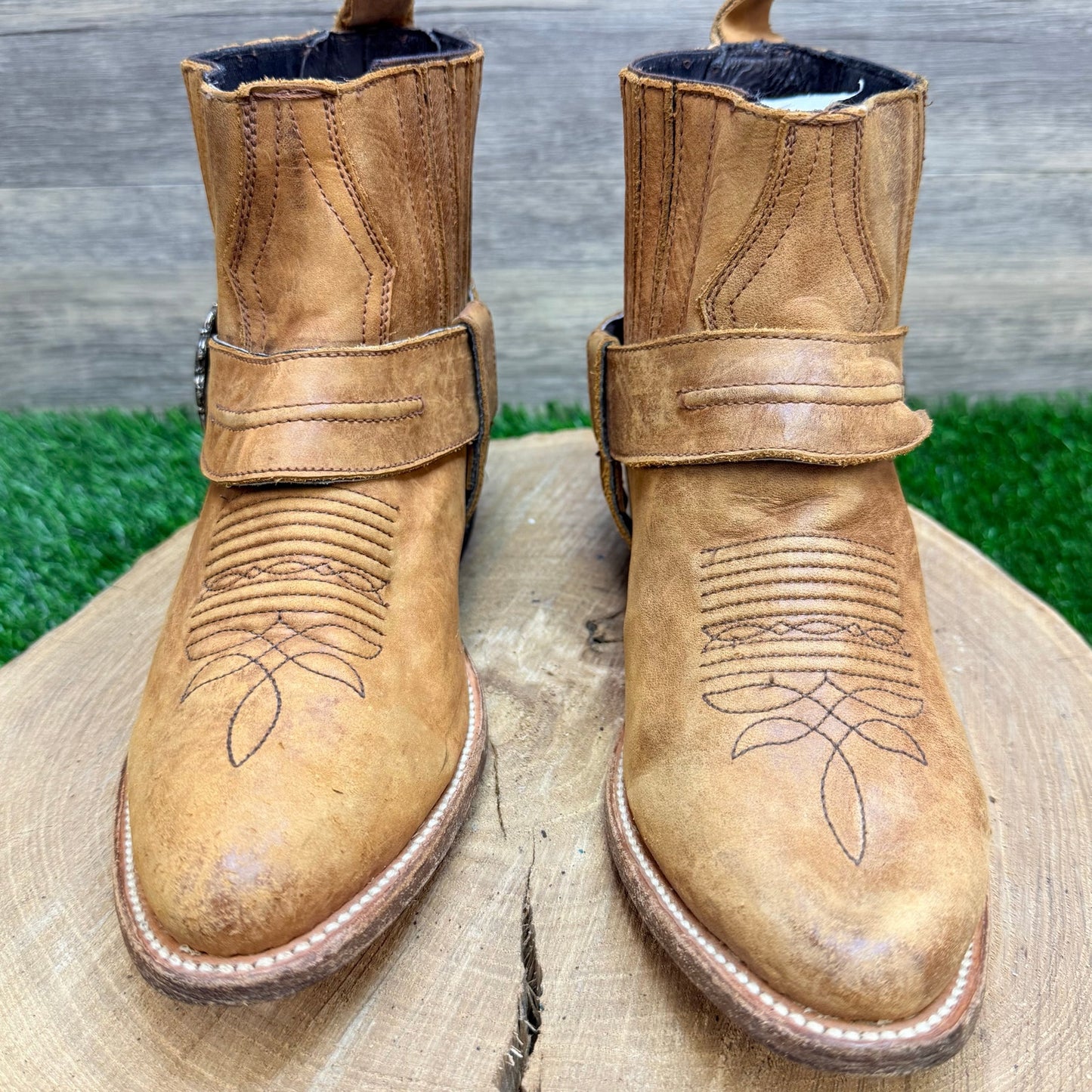 Matisse Women - Size 8.5M - Tan Suede Harness Ankle Boots Judd