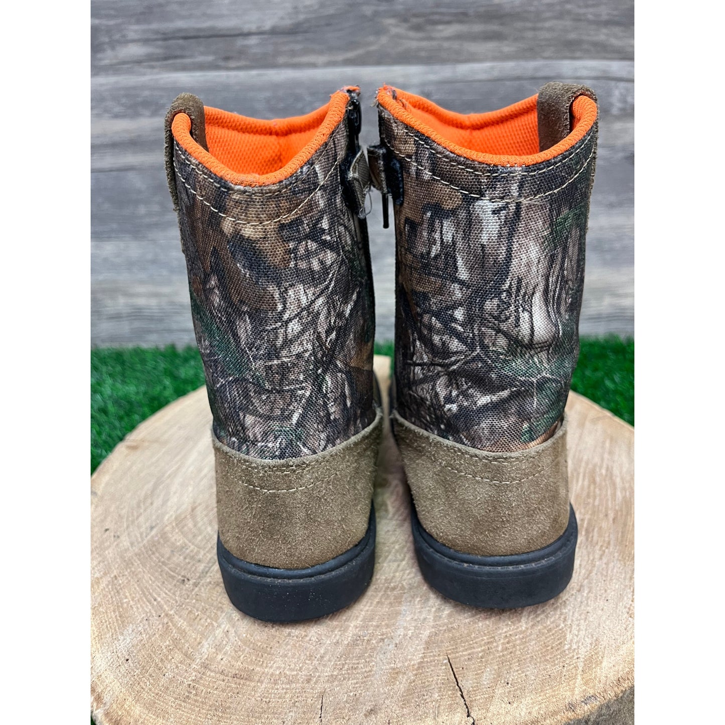 Game Winner Youth - Size 2D - Tan/Camo Suede Boots Style 211