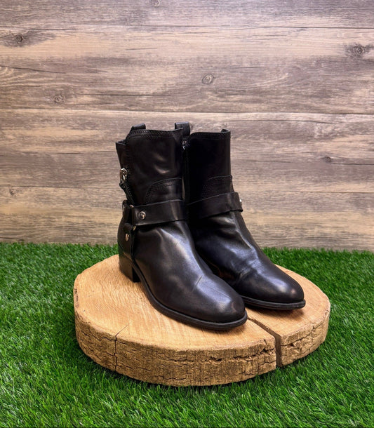 Marc Fisher Women - Size 8M - Black Ankle Zipper Boots Style 0719