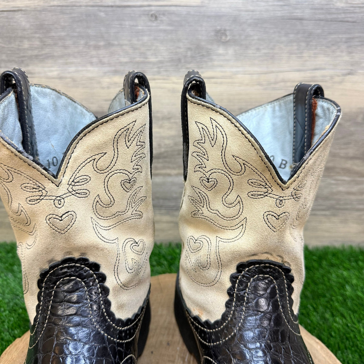 Ariat Women - Size 10B - Cream / Black Gator Print Fatbaby Cowboy Boots 14820