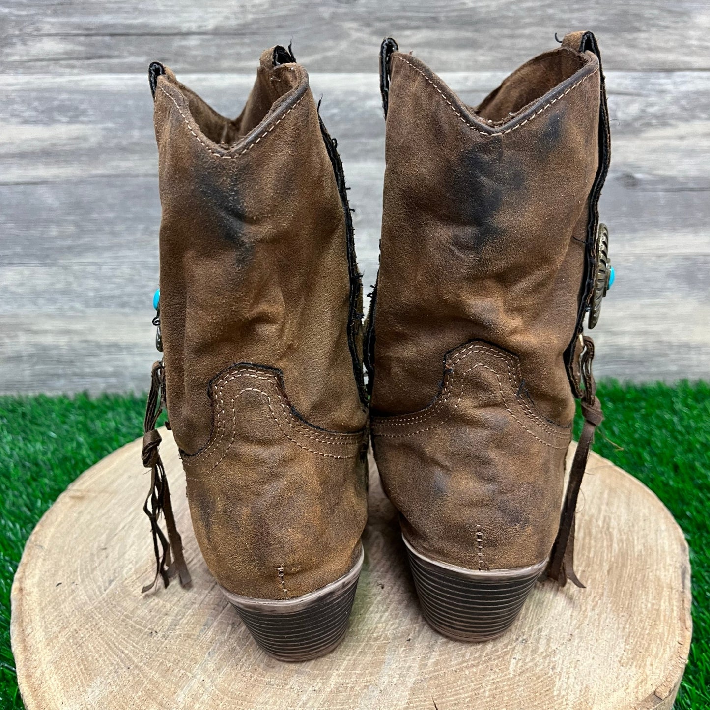 Sugar Women - Size 6M - Brown Native Design Soft Faux Leather Boots