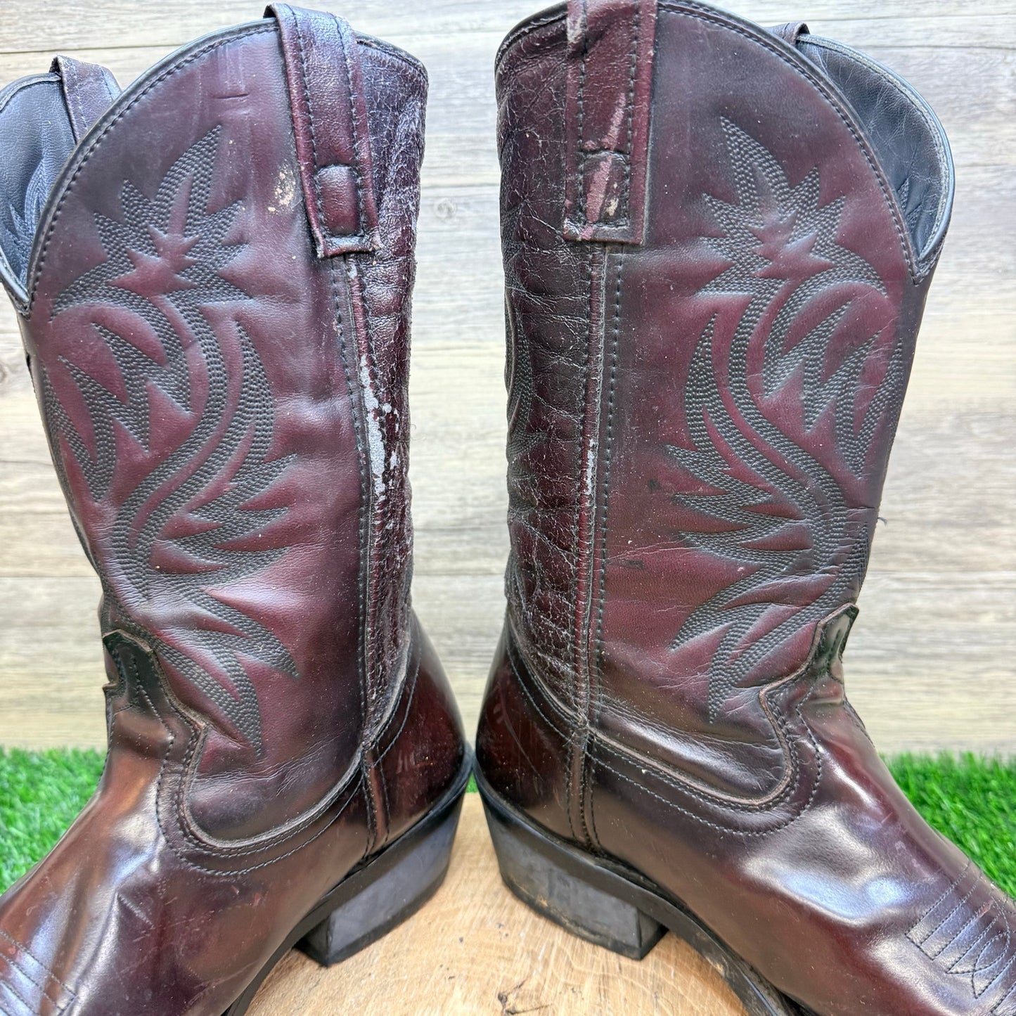 Laredo Men - Size 11EW - Vintage Burgundy Western Cowboy Boots 4246