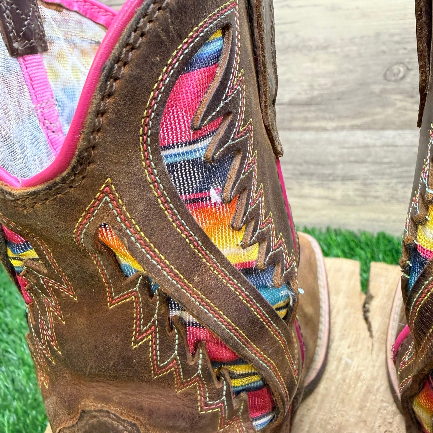 Ariat Women - Size 2 - Brown / Pink QuickDraw Ventek Square Cowboy Boots 10027306