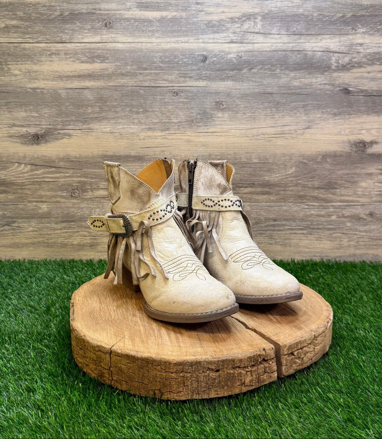 Sterling River Women - Size 7M - Cream Fringe Ankle Zipper Boots Style SR6018