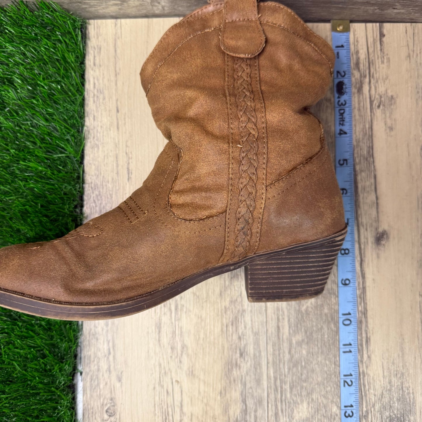 Rampage Women - Size 8.5M - Tan Soft Faux Leather Ankle Boots Style Saratoga
