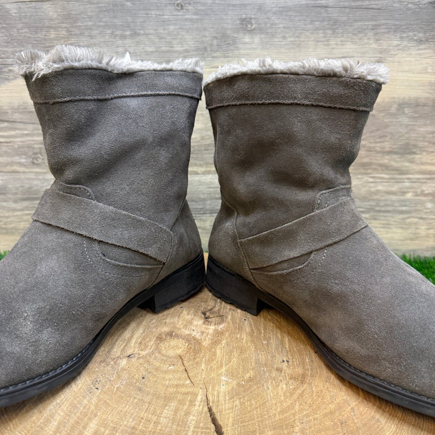 Unknown Women - Size 10M - Gray Suede Harness Ankle Boots Style Vail