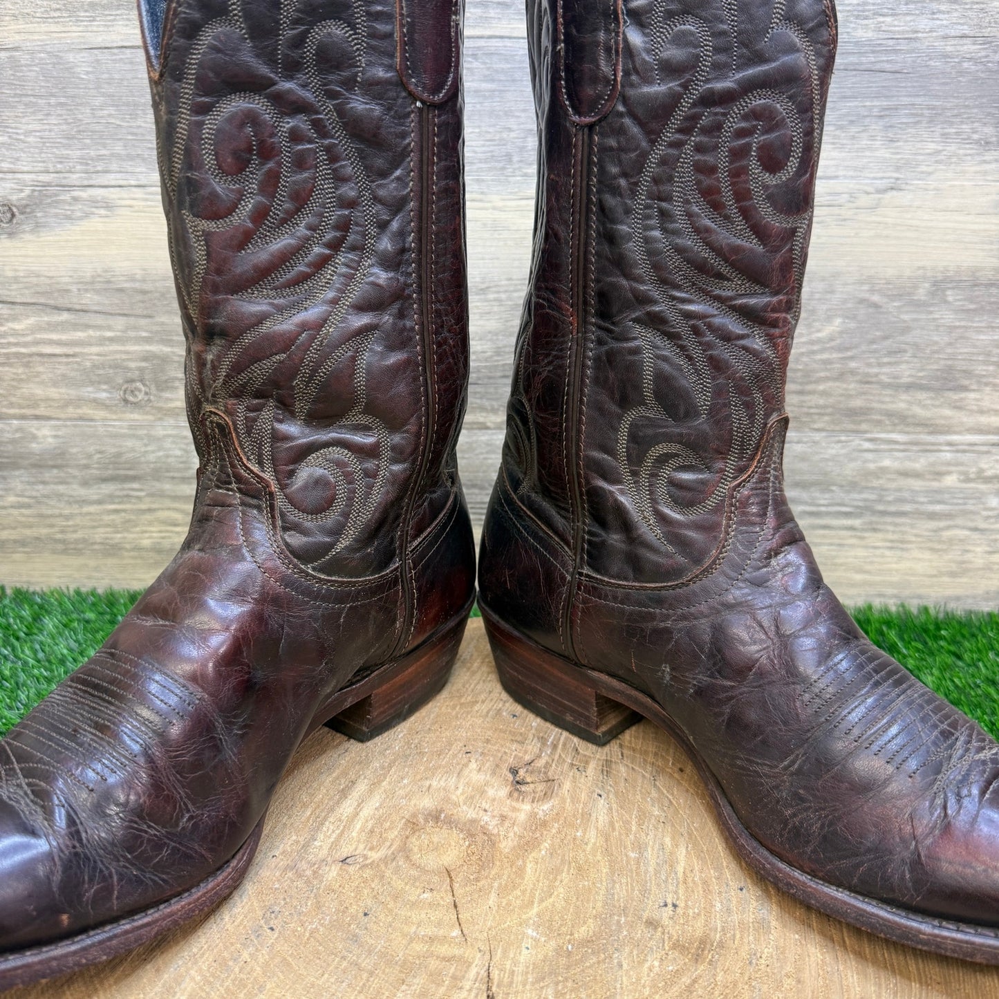 Laredo Men - Size 10.5D - Vintage Burgundy Western Cowboy Boots Style 53275