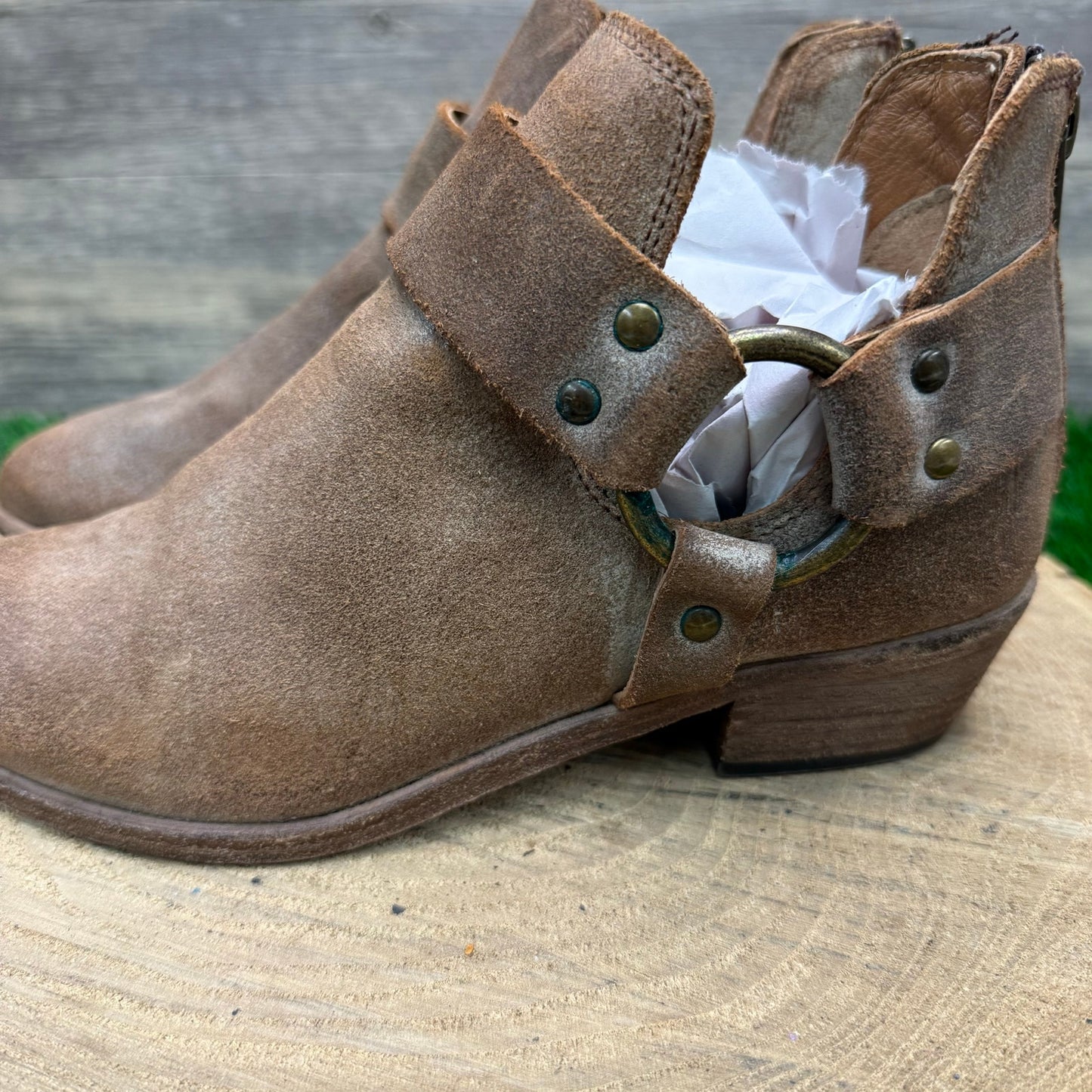 Frye Women - Size 6.5M - Tan Suede Ankle Boots Style 3470395
