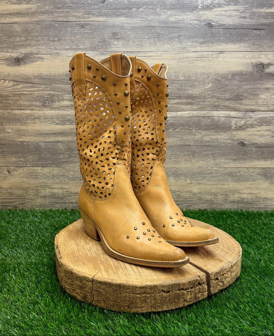 Penny Loves Kenny Women - Size 7M - Sand Waffle Studded Boots Style Holy Cow